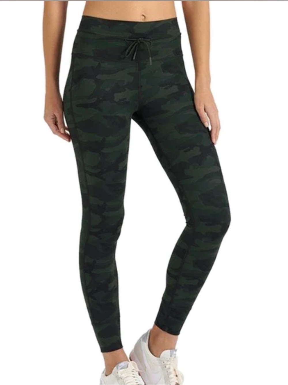 Vuori Daily Legging in Green Camo – Size Small